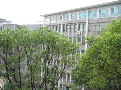 
长沙高新技术工程学校校园一角