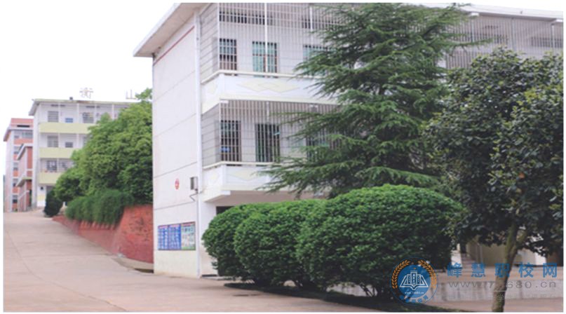 衡山明星体育艺术中等专业学校教学楼