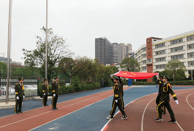  长沙市贺龙体育运动学校举行“我与祖国共奋进”系列活动之国旗下演讲 