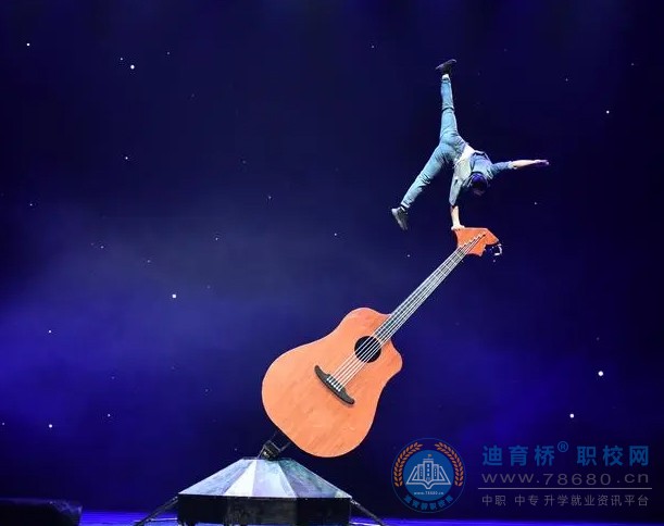 杂技与魔术表演