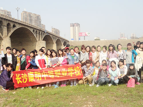 学习雷锋精神，让我们从身边小事开始做起